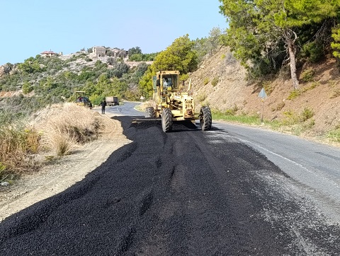 Alanya’da yol bakım mesaisi devam ediyor
