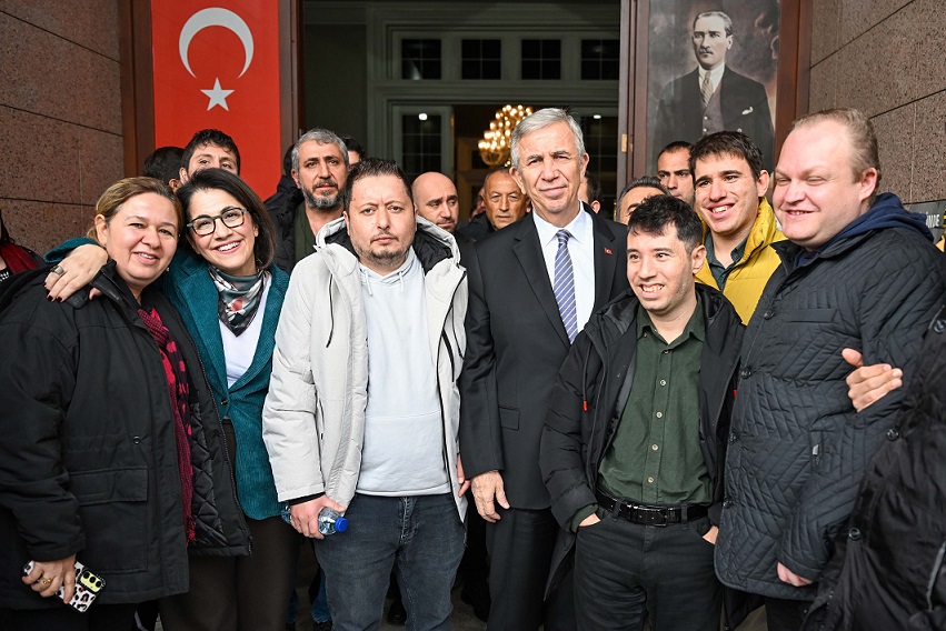 MANSUR YAVAŞ YERELDE ERİŞİLEBİLİRLİK PANELİNE KATILDI 