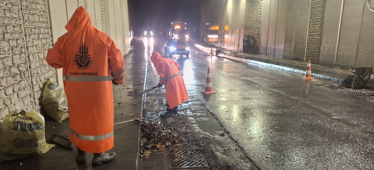 AKOM’DAN SAĞANAK YAĞIŞ UYARISI: İBB EKİPLERİ TEYAKKUZDA