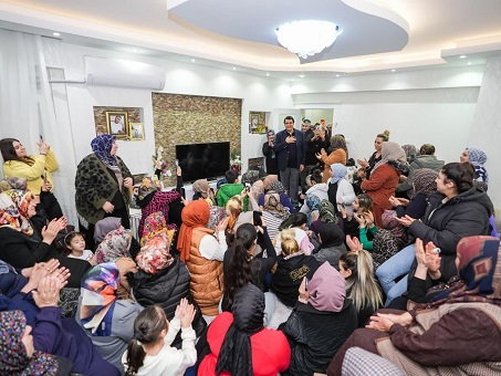 BAŞKAN YILMAZ’A MİTİNG GİBİ KARŞILAMA SEYRANTEPE’DE GÖNÜLLERE DOKUNAN BULUŞMA