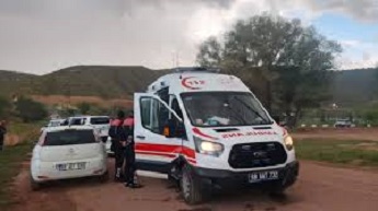 Aksaray’da borç-alacak meselesi nedeniyle çıkan kavgada 1 kişi bıçaklandı, 1 kişi ise darbedildi.