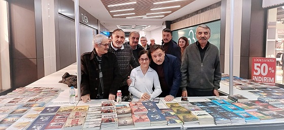 Kumsmall Kitap Fuarı’nda Müşerref İlknur Öztürk Rüzgârı