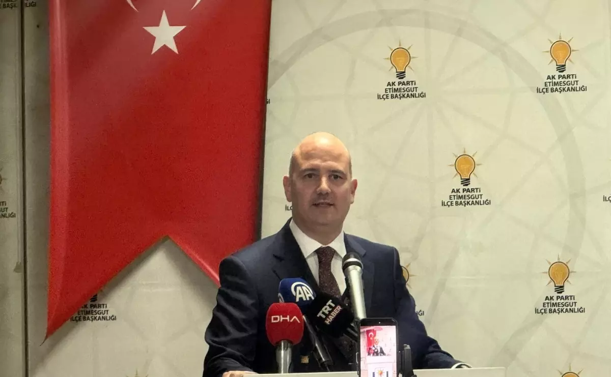 , "Bu coğrafyanın kendi ayakları üzerinde duran, kendi iç dinamikleriyle karar veren bir Türkiye'ye ihtiyacı var.