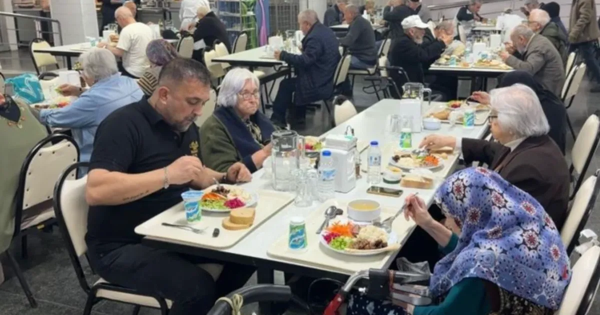 Ramazan’da Gönülleri Isıtan İftar: Hayat Hastanesi’nden Huzurevine Ziyaret