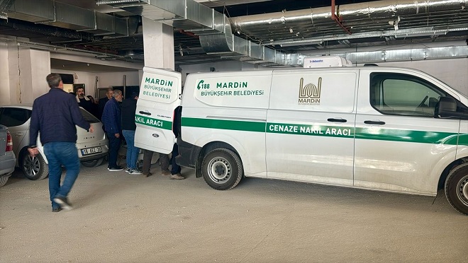 16 yaşındaki Z.S. evinde tabanca ile vurulmuş halde bulundu. 
