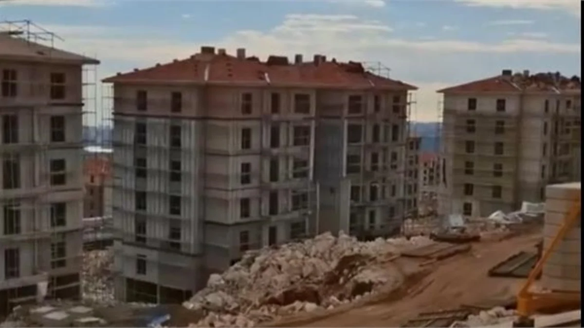  TOKİ KONUTLARINDA HIRSIZLIK OPERASYONU: 4 ZANLI TUTUKLANDI