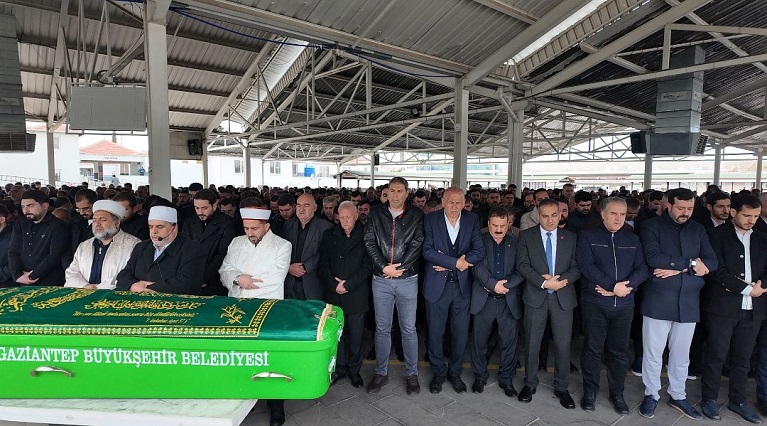 İYİ Parti Gaziantep İl Başkanlığı Sedat Çevik’i Acı Gününde Yalnız Bırakmadı!