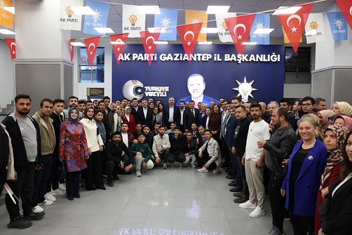 AK PARTİ GAZİANTEP’TE TEŞKİLAT SEFERBERLİĞİ MESAJI VERDİ FEDAİOĞLU: “GAZİANTEP’İ BU ZİHNİYETE TESLİM ETMEYİZ!”
