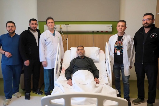 Gaziantep Şehir Hastanesi’nde Dev Böbreğe Hızlı Ve Başarılı Müdahale:  8,5 Kiloluk Böbrek 30 Dakikada Alındı