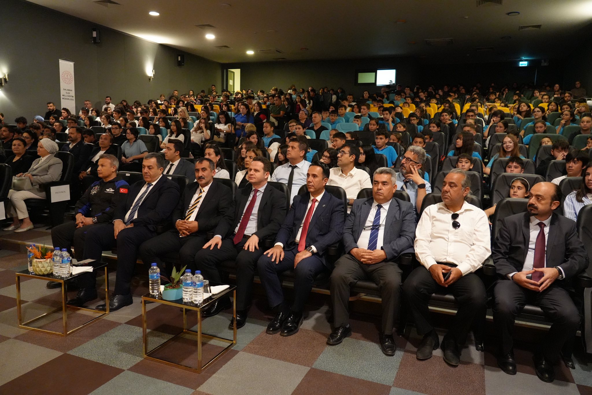 Türkiye’nin İlk Astronotu Alper GEZERAVCI, Öğrencilerle Buluştu 