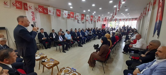   Yeniden Refah Partisi Gaziantep İl Başkanlığı tarafından düzenlenen bayramlaşma programı yoğun katılım ve büyük bir coşku içerisinde gerçekleştirildi.