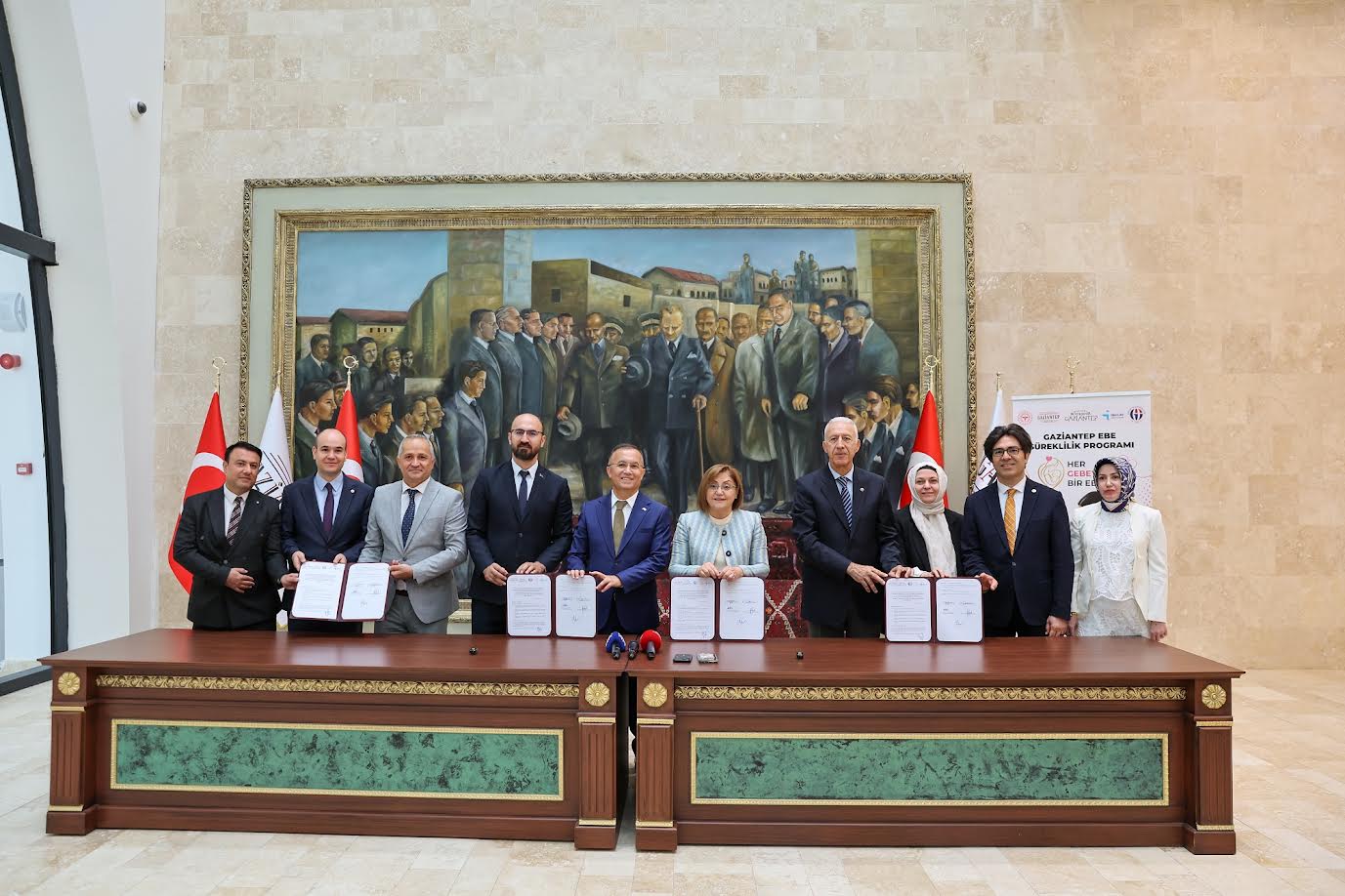 HER GEBEYE BİR EBE" PROJESİYLE SAĞLIKTA YENİ BİR DÖNEM BAŞLATIYOR