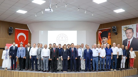 MİLLÎ EĞİTİM BAKANLIĞI DİN ÖĞRETİMİ GENEL MÜDÜRÜ DR. AHMET İŞLEYEN'İN KATILIMIYLA İL MİLLÎ EĞİTİM MÜDÜRÜMÜZ MİNE HAYTA BİRİM AMİRLERİ İLÇE MİLLÎ EĞİTİM MÜDÜRLERİ VE İMAM HATİP OKULU YÖNETİCİLERİNİN KATILDIĞI DEĞERLENDİRME TOPLANTISI GERÇEKLEŞTİRİLDİ