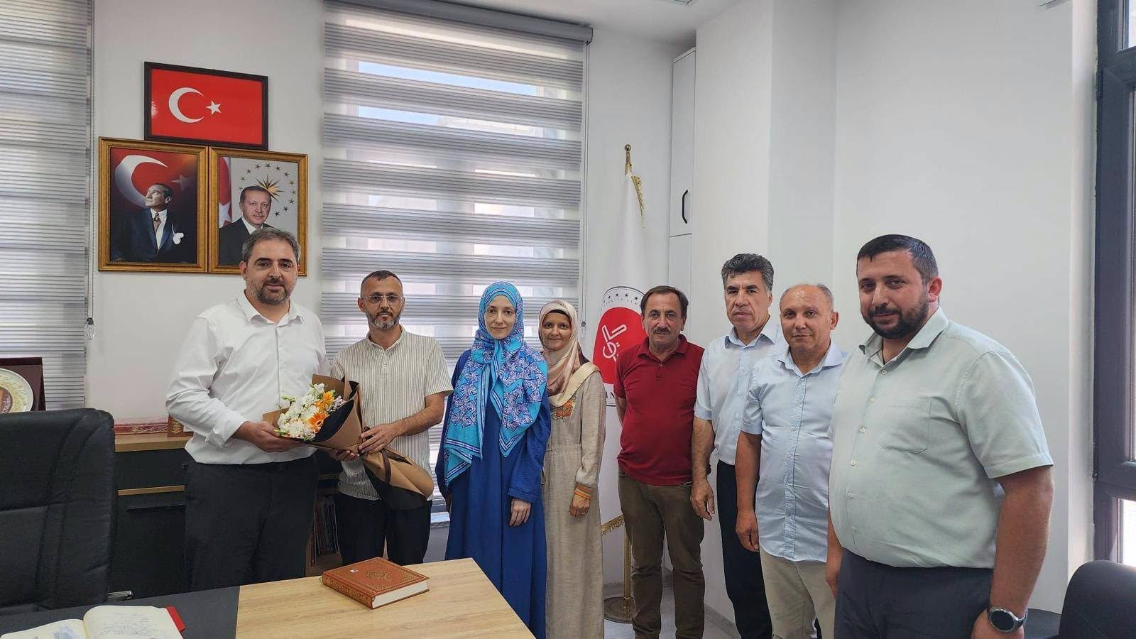 KÖYCEĞİZ MÜFTÜLÜK DAİRE PERSONELİNDEN İLÇE MÜFTÜSÜ HÜSEYİN SÖZEN VE İLÇE VAİZİ MERVE SÖZEN’E HAYIRLI OLSUN ZİYARETİ