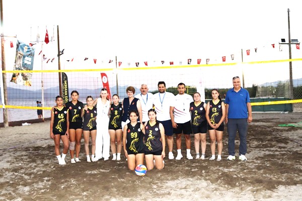 KÖYCEĞİZ’DE HEYECAN DORUKTA: 5. GELENEKSEL ULUSAL PLAJ VOLEYBOLU TURNUVASI BAŞLIYOR!