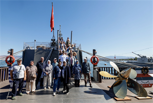İzmir Büyükşehir Belediyesi’nin gezileri emeklilere nefes oluyor
