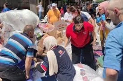 Bursa İnegöl de palette bulunan gıda ürünlerinin üzerine düşen işçi yaralandı.