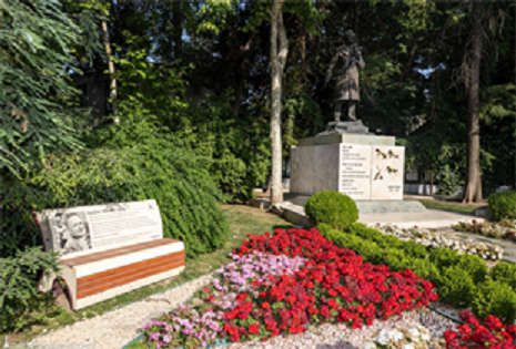    İzmir Büyükşehir Belediyesi, usta şair Nâzım Hikmet’in aramızdan ayrılışının 61’inci yılında Kültürpark’ta anma etkinliği düzenliyor.
