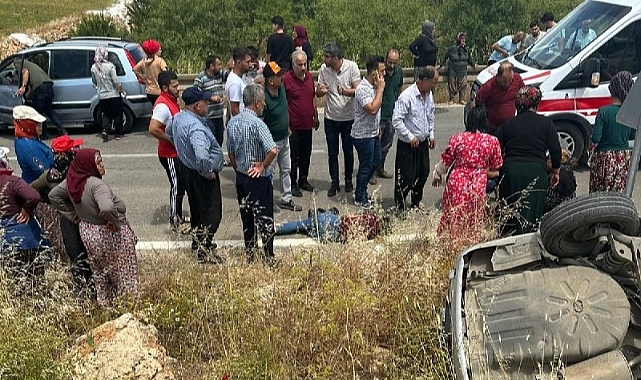 Gaziantep’in İslahiye ilçesinde bir otomobilin taklalar atarak ters döndüğü kazada, araçta bulunan 4 kişi yaralandı.