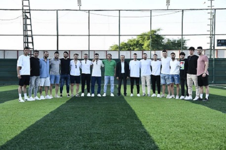  Şampiyonluk hedefi koyan Samsun Büyükşehir Belediyespor, transferde sessizliğini bozdu. Mavi-Beyazlı ekip toplamda 16 oyuncuya imza attırdı.