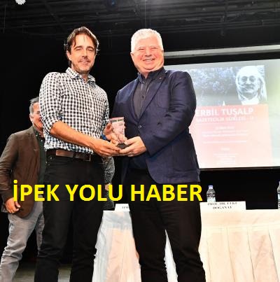 Erbil Tuşalp Gazetecilik Ödülü bu yıl Timur Soykan’ın Soykan ödülünü Özuslu’dan aldı