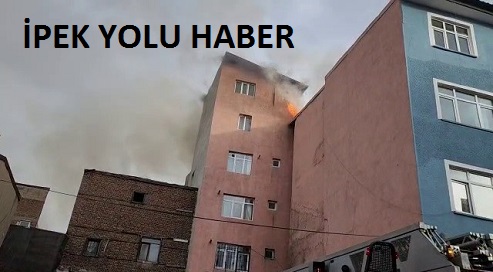 Erzurum’un Yakutiye ilçesinde bir binanın çatı katında çıkan yangın paniğe neden oldu.