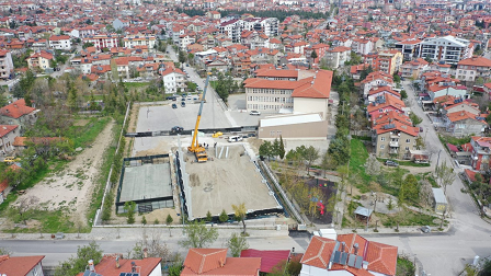 Şehit Burhan Açıkkol Ortaokulu Kapalı Spor Salonunun prefabrik kolon montajı yapıldı   