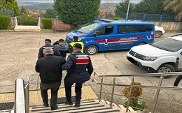 Altınova’da sahte plaka araç yakalandı