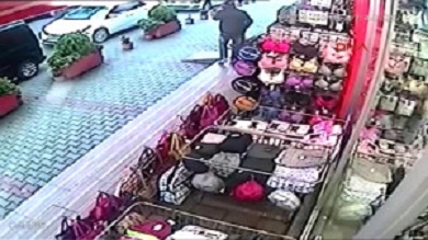 Sapanca'da Hırsızlık Anı Güvenlik Kamerasına Yansıdı