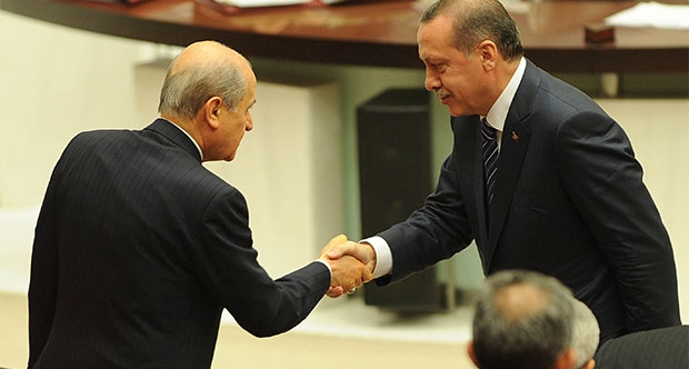 cumhurbaşkanı Recep Tayyip Erdoğan'ın, MHP Genel Başkanı Devlet Bahçeli ile yarın saat 14'te Beştepe'de görüşeceği öğrenildi.