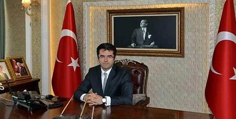 Erzurum Valisi Okay Memiş, muhtarlarla yaptığı toplantılara devam ediyor.