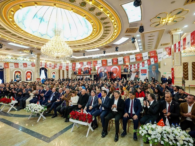 BAŞKAN YILMAZ VE ÖZEL’DEN KİLİS’TE YOĞUN PROGRAM  YILMAZ: “BASKILARA BOYUN EĞMEDEN, HİZMET MÜCADELEMİZİ SÜRDÜRECEĞİZ”