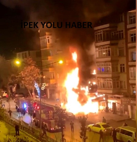  Yanan evini gözyaşları içerisinde izledi Erzurum’da 5 katlı bir apartmanda yangın çıktı.