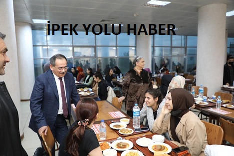 Başkan Demir öğrencilerle iftar yaptı