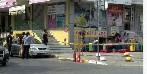 AVCILAR’DA DÜKKÂNI’NI BOŞATMAYAN ESNAF TERÖR ESTİRDİ.