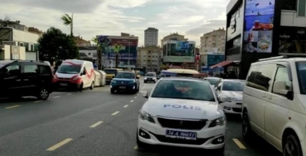 ÇEKMEKÖY’DE SİLAHLI KUYUMCUYU SOYGUNU