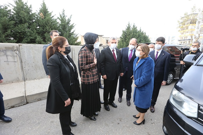 -BAŞKAN FATMA ŞAHİN, SİVEREK BELEDİYE BAŞKANI AYŞE ÇAKMAK’I ZİYARET ETTİ