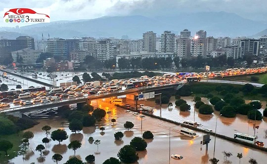 İzmir genelinde süren kuvvetli yağış hakkında