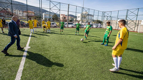 İzmir Büyükşehir Belediyesi’nden amatör spor kulüplerine ve antrenörlerine destek