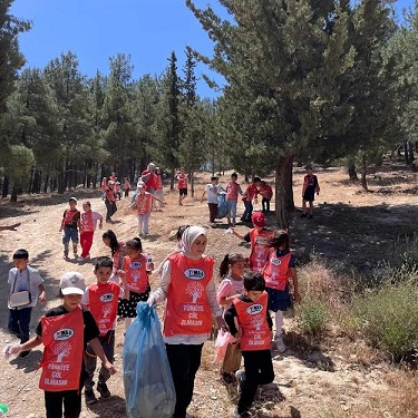 Gaziantep TEMA Gönüllüleri Erikçe Ormanında Çevre Temizliği Yaptı