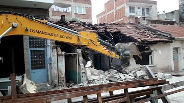 Bursa Osmangazi Belediyesi  metruk bina bırakmıyor