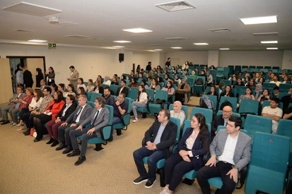 Bursa Uludağ Üniversitesi Kimya Topluluğu  tarafından Kimya Zirvesi24 önemli  akademisyen ve sektör temsilcilerini  öğrencilerle buluşturdu.