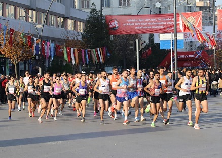 BİN 300 PROFESYONEL SPORCU GAZİ YARI MARATONU’NDA TER DÖKECEK!