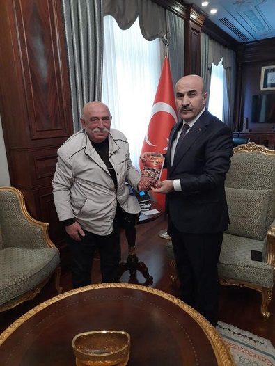 İpekyolu Haber Ajansı, Bursa Valisi Mahmut Demirtaş’ı ziyaret etti.