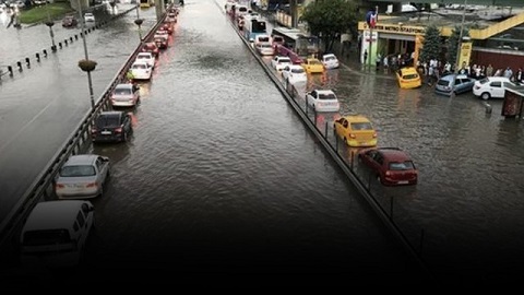 İSTANBUL'DA  HAYAT DURDU!