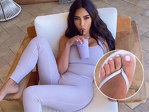 Kim Kardashian, aile showları ‘Keeping Up with The Kardashians’ın 10. Yıl özel bölümü için kamera karşısına geçti. 