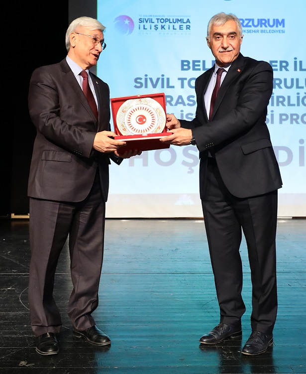 GENEL SEKRETER AYNALI: “BELEDİYECİLİK TOPLUMSAL REFLEKS YÖNETİMİDİR”
