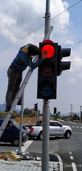 Köyceğiz’de Trafik ışıklarından ‘EVDE KAL’ Çağrısı