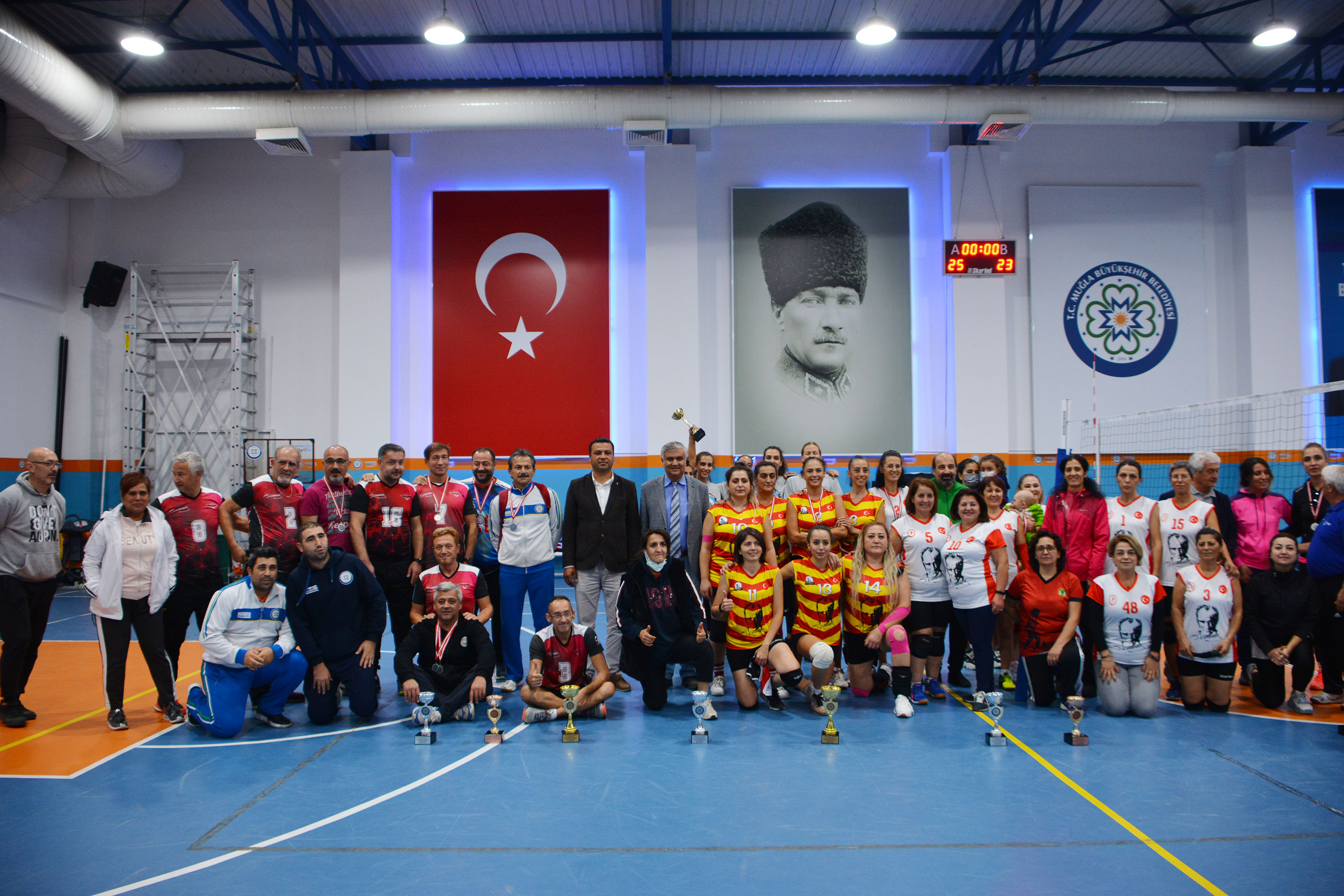 Cumhuriyet Kupası Masterler Voleybol Turnuvası Sona Erdi