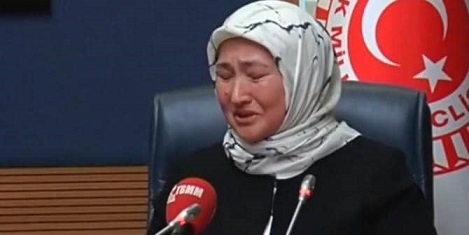 Doğu Türkistan’da yaşadığı zulmü gözyaşlarıyla anlattı